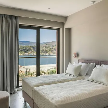 12 Suites Boutique Suites *